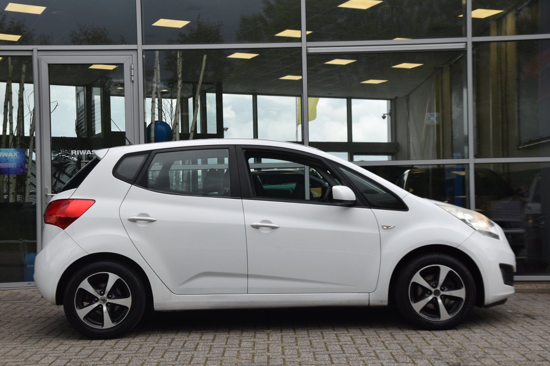 Kia Venga 1.4 CVVT X-tra Airco Elek. Ramen Pdc Trekhaak Nett, Voorwielaandrijving, Euro 5, Stof, Gebruikt