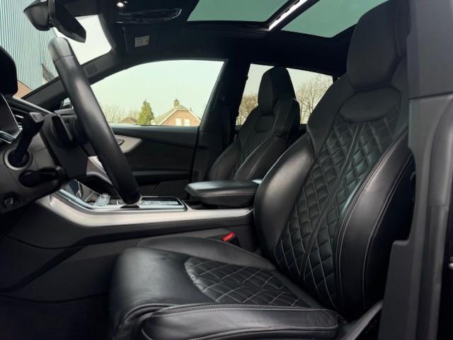 Audi Q8 60 TFSI e quattro Pro Line S Competition - Matrixx, Automaat, 14 kWh, Gebruikt, 2995 cc