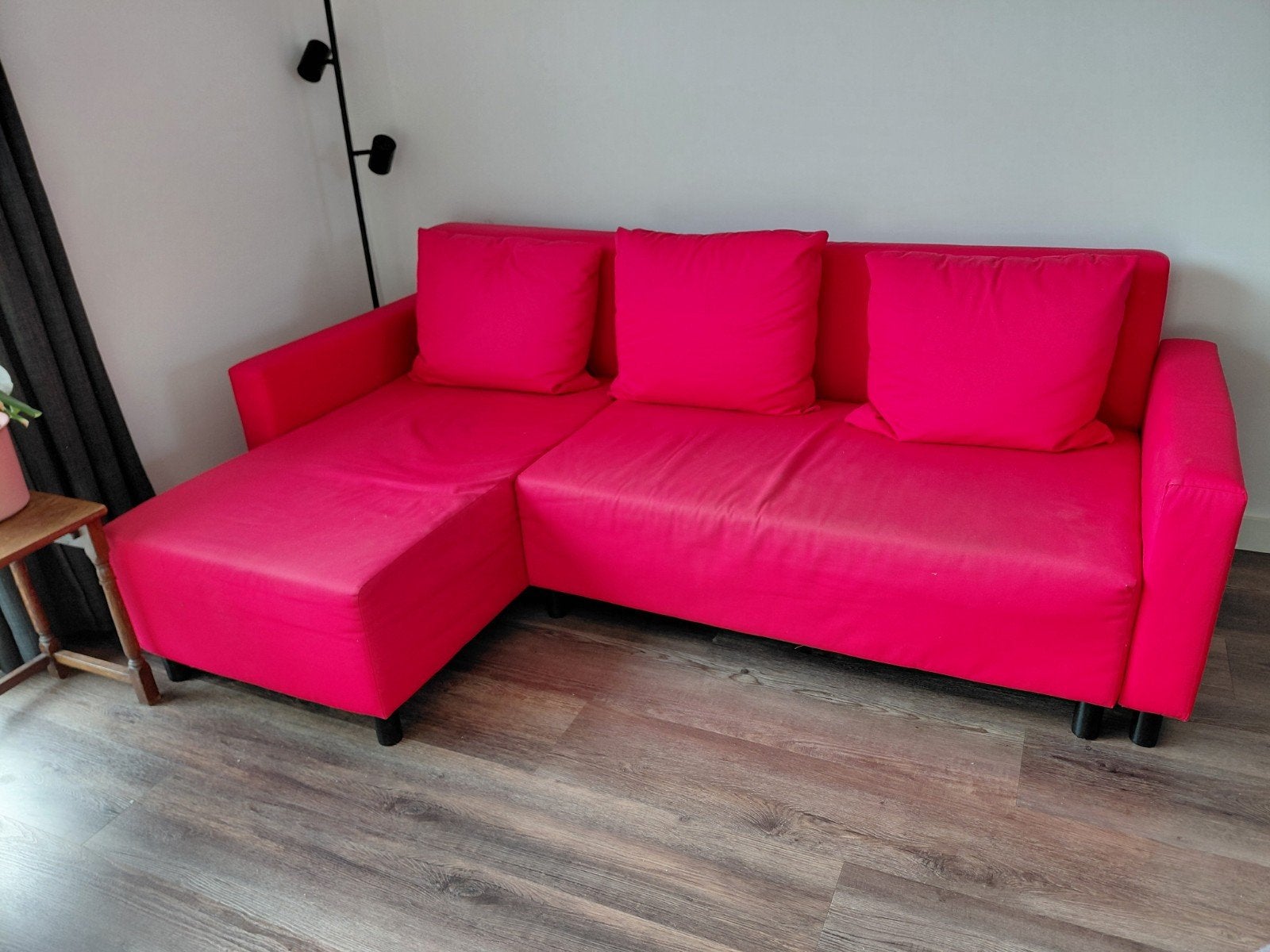 Rode Ikea slaapbank met opbergruimte en 3 kussens, Huis en Inrichting, Ophalen, Gebruikt, Tweepersoons, Overige maten