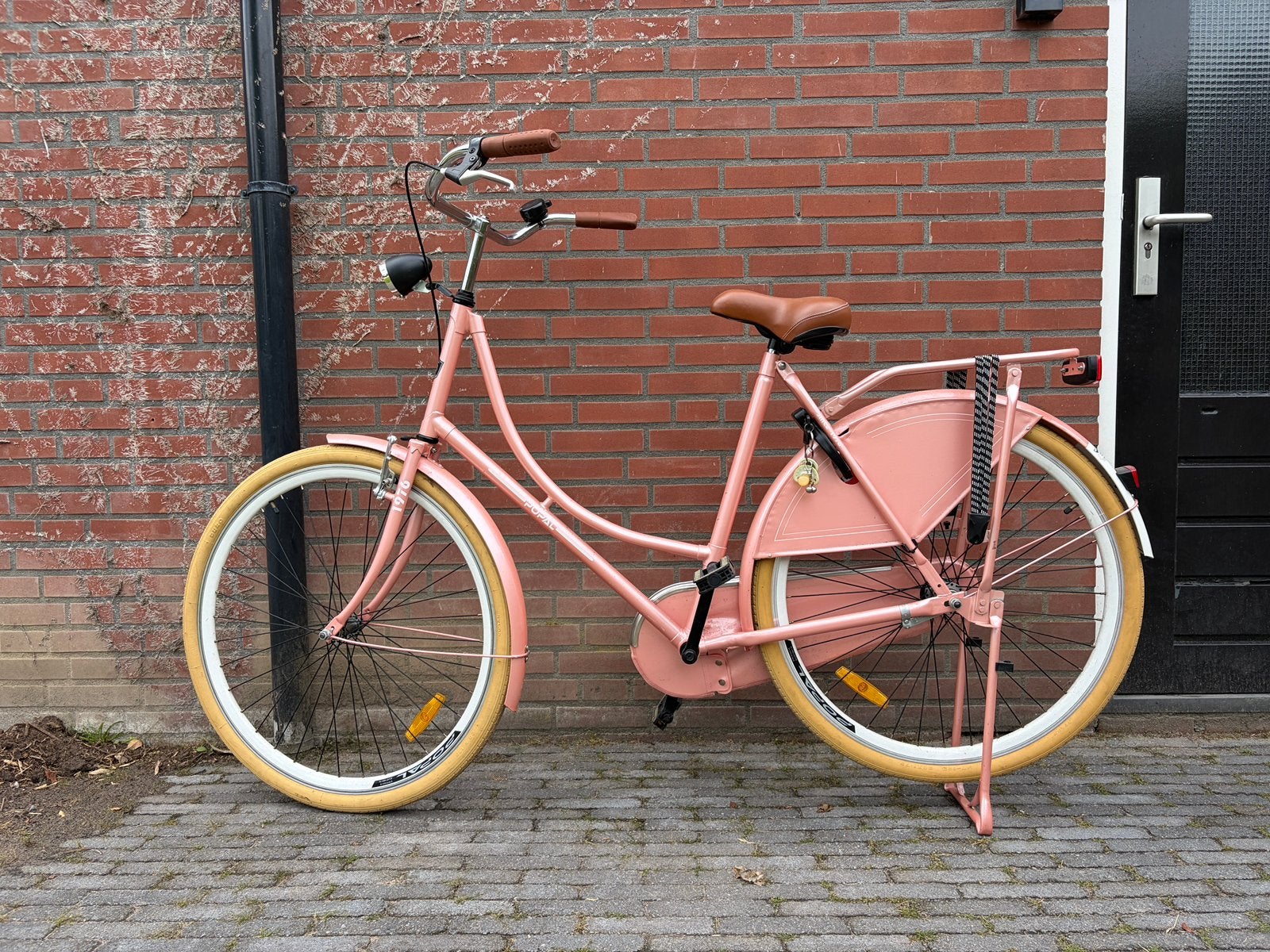 Popal roze omafiets 28 inch, Fietsen en Brommers, Fietsen | Dames | Omafietsen, Zo goed als nieuw, 56 cm of meer, Terugtraprem