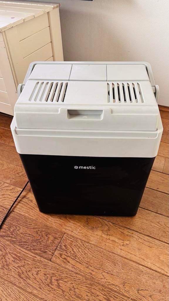 Mestic Thermo Elektrische Koelbox MTEC-28, Caravans en Kamperen, Koelboxen, Ophalen of Verzenden, Zo goed als nieuw, Koelbox, Elektrisch