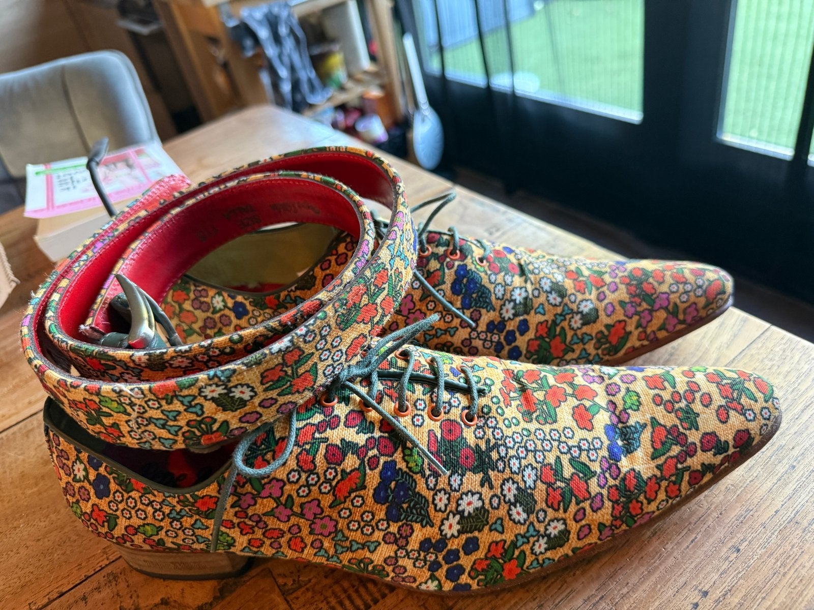 Pepe Milan Nette Schoenen en riem Maat 46 met Bloemenprint, Ophalen of Verzenden, Zo goed als nieuw, Overige kleuren, Veterschoenen