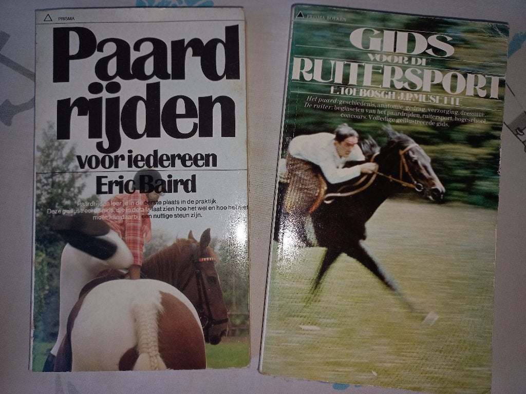 Drie boeken over paardrijden, Ophalen of Verzenden, Gelezen, Overige sporten