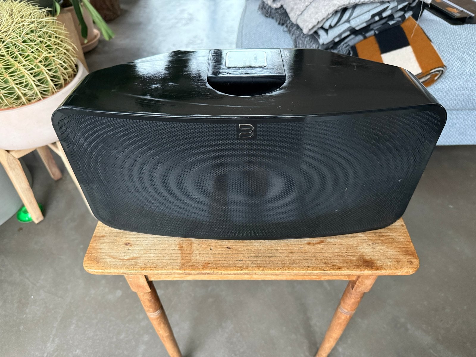 BlueSound Pulse 2 en losse box met sokkel en toebehoren, Audio, Tv en Foto, Overige merken, Gebruikt, Inclusief kabels, Speakerset