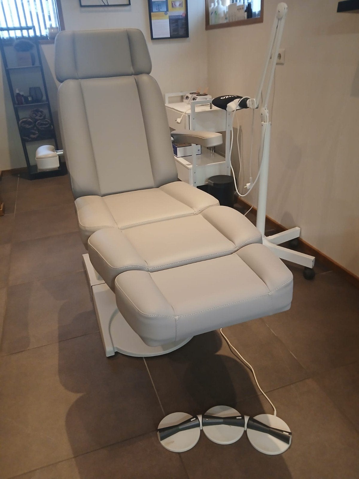 Professionele behandelstoel - Zo goed als nieuw, Ophalen of Verzenden, Zo goed als nieuw, Modern, Professioneel, Ergonomisch, Leer