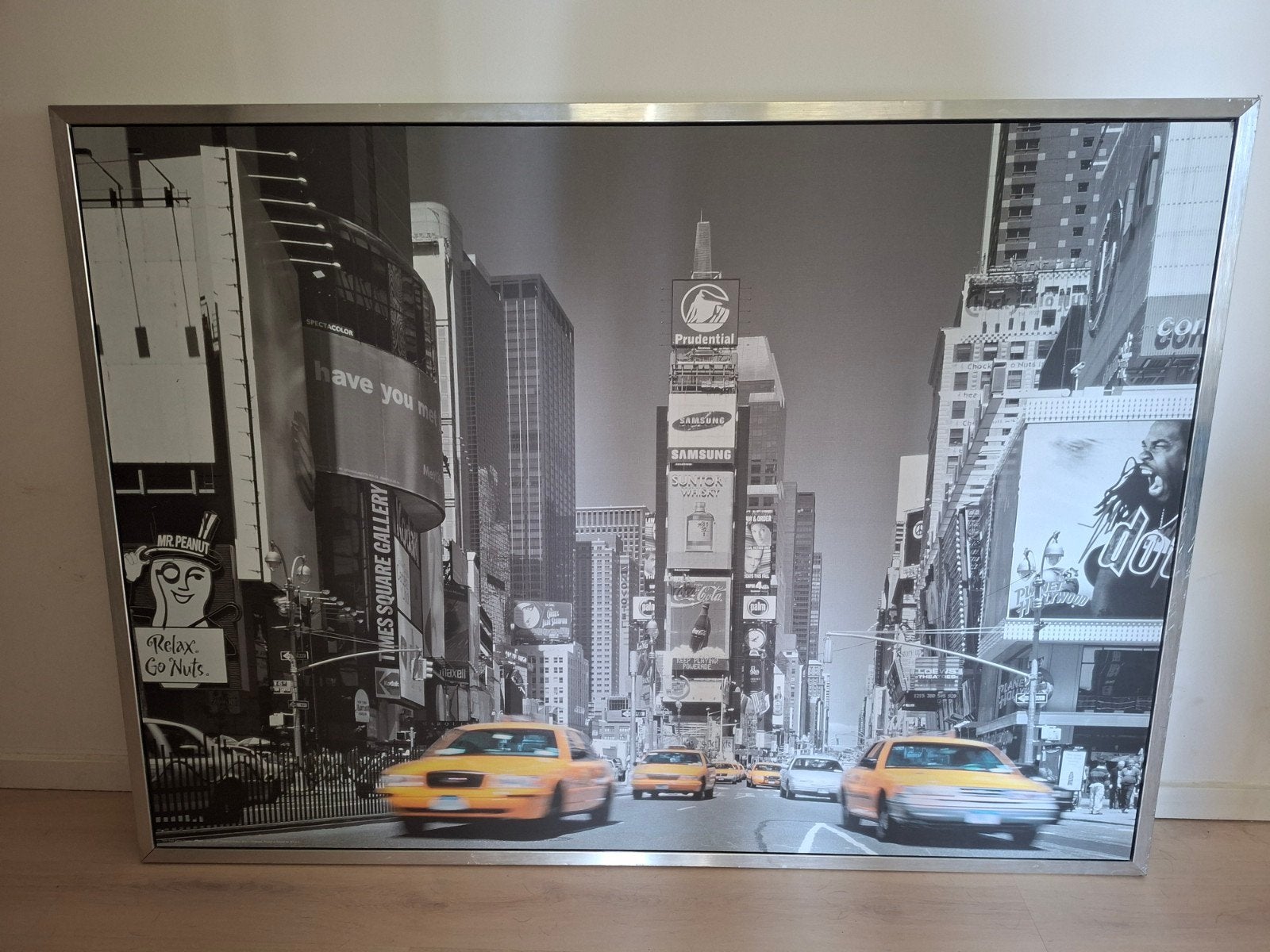 Times Square canvas met ijzeren lijst 140x100, Huis en Inrichting, Ophalen of Verzenden, Zo goed als nieuw, Schilderij, 100 tot 125 cm