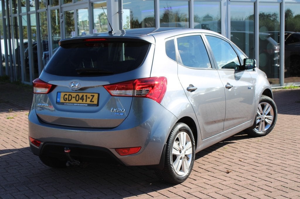 Hyundai ix20 1.4i blue 90pk Go! (bj 2015), Auto's, Stof, Gebruikt, 1153 kg, Verwarmde buitenspiegels