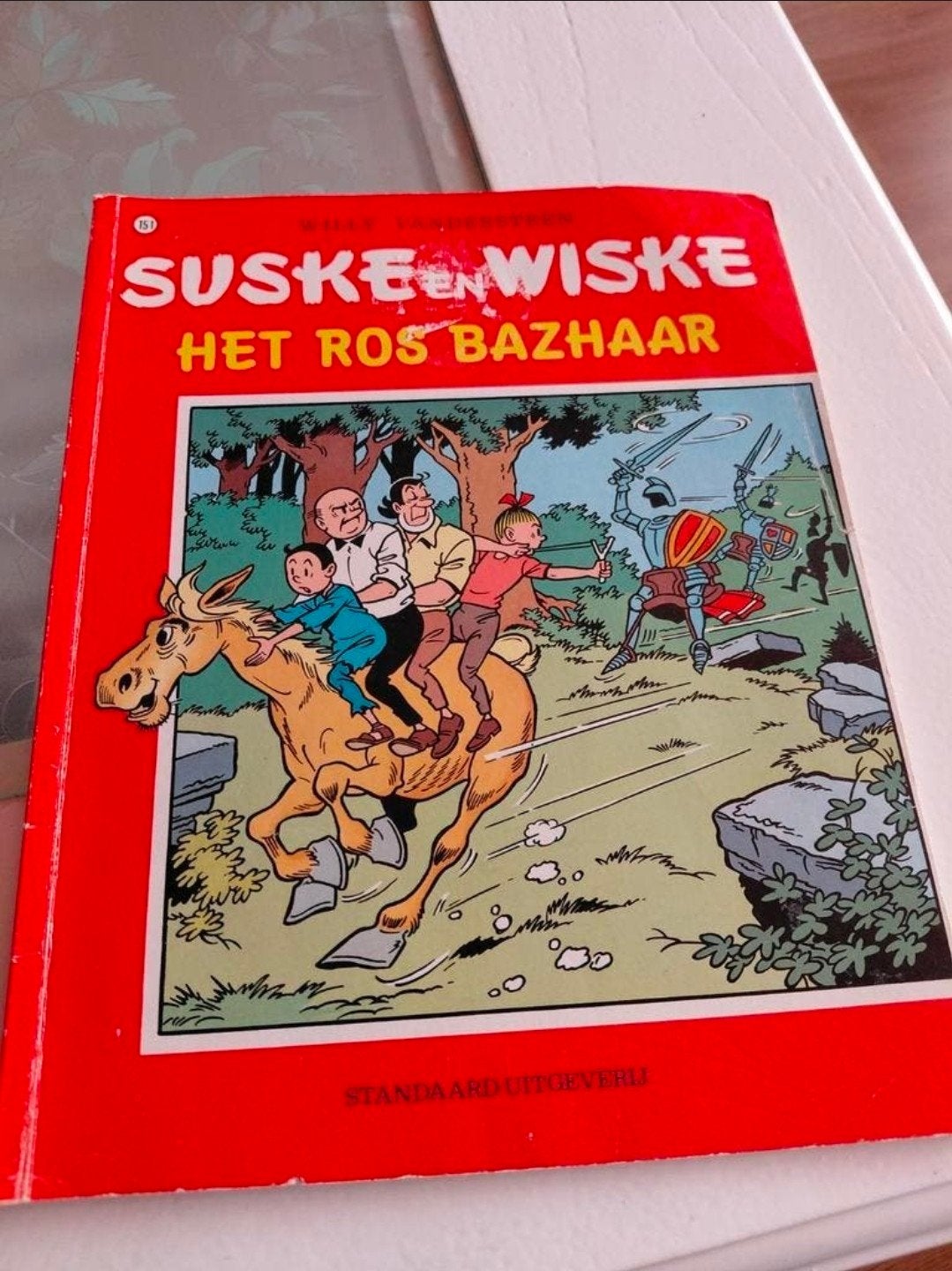 Suske en wiske 1977 stripboek Het Ros Bazhaar., Gelezen, Eén stripboek, Ophalen of Verzenden, Suske wiske