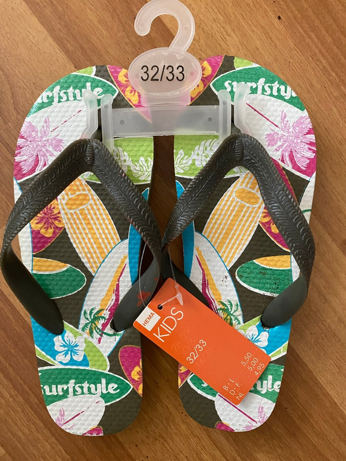 Nieuuwe slippers, hawai thema (donker groen) maat 32/33, Kinderen en Baby's, Jongen of Meisje, Overige typen, Nieuw, Ophalen of Verzenden
