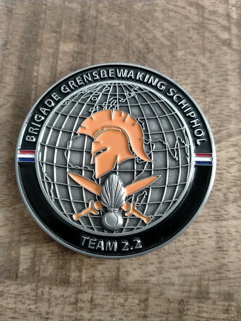 KMAR Challenge coin , Grensbewaking Schiphol , team 2.2, Verzamelen, Verzenden, Marechaussee, Nederland, Embleem of Badge