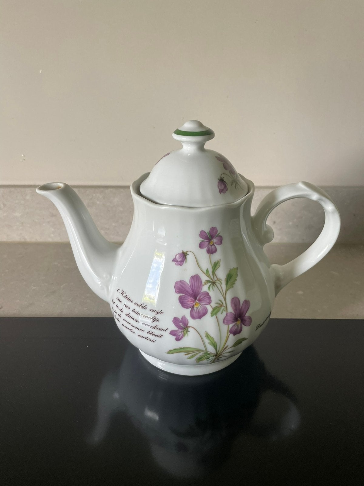 Theepot Libelle met viooltjes afb, Ophalen of Verzenden