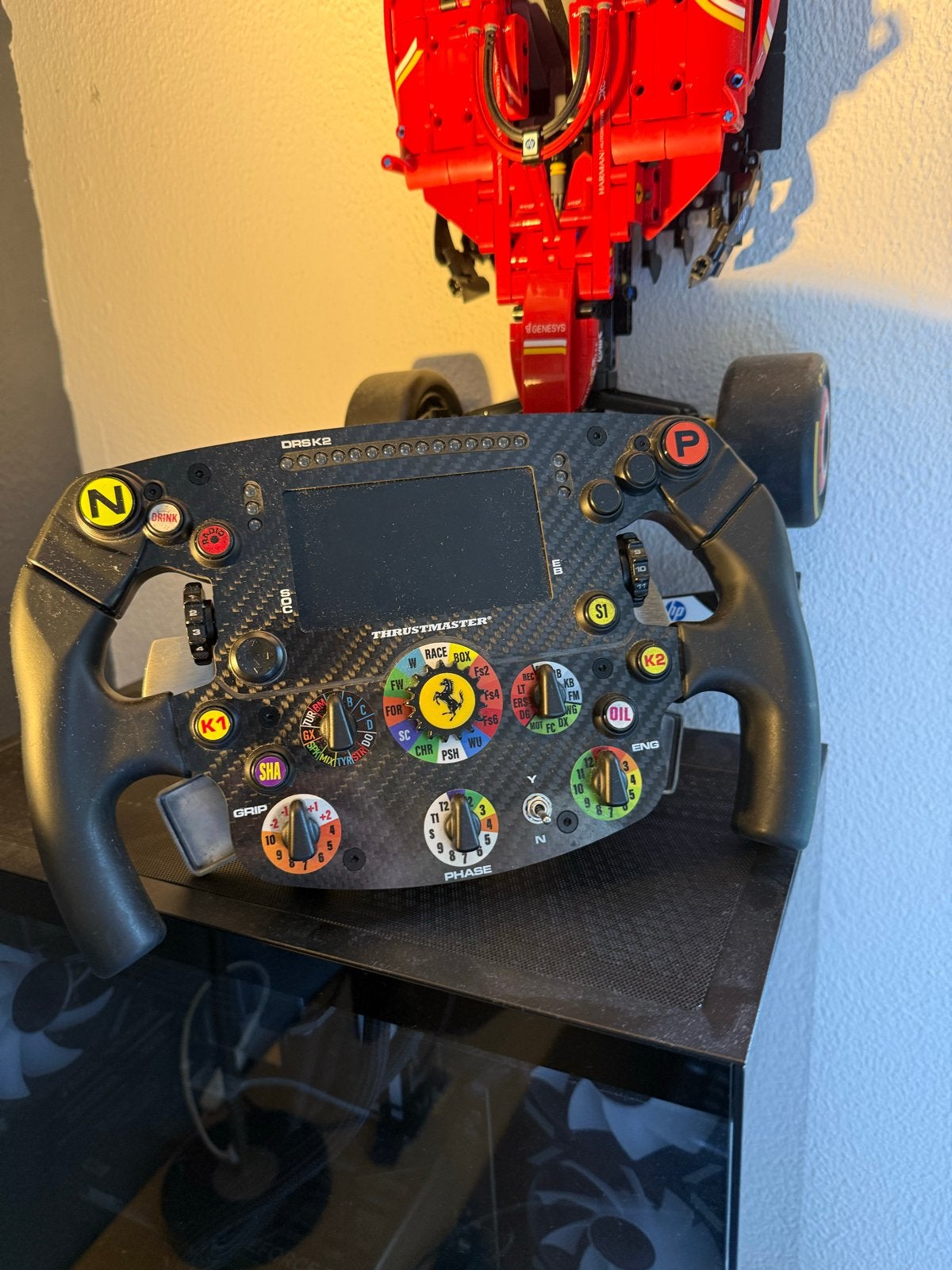Thrustmaster Ferrari SF1000 F1 racestuur - Defect scherm, Spelcomputers en Games, Racestuur, Gebruikt, Force feedback, Ophalen of Verzenden