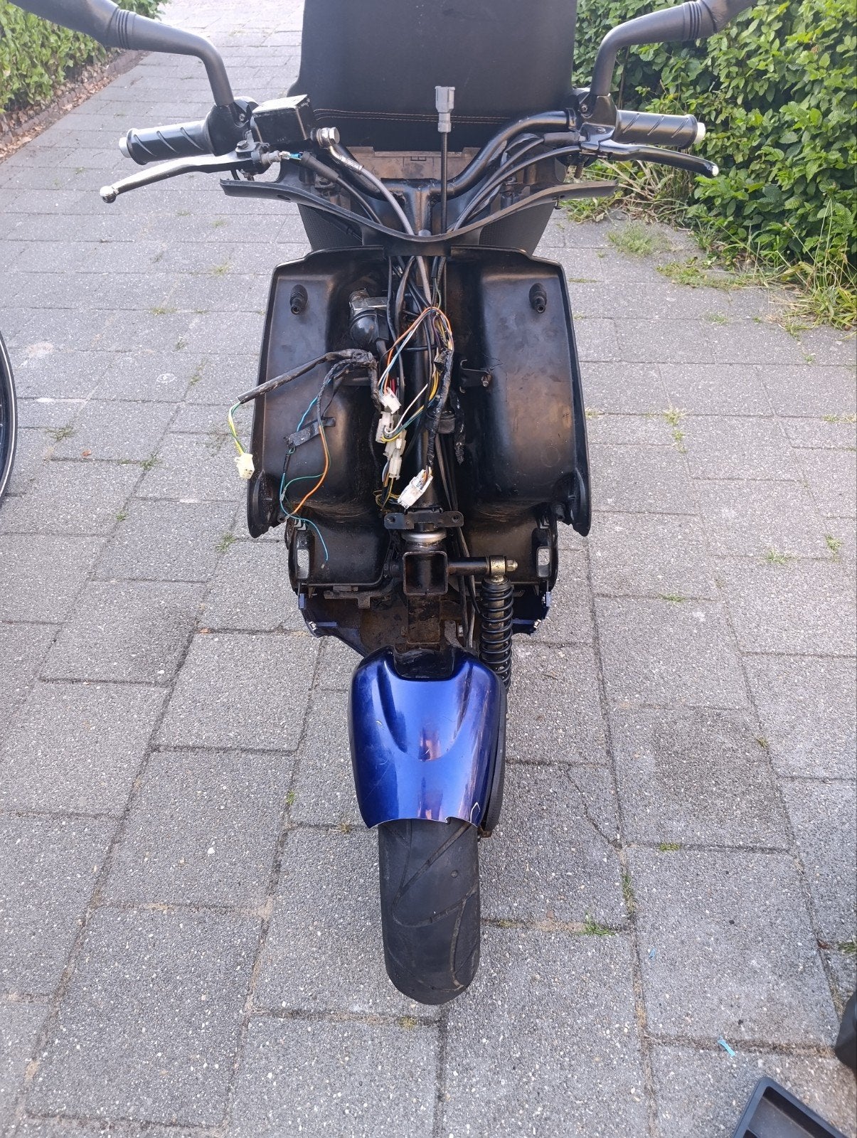 Gezocht: Voorvork compleet met wiel etc (Vivacity/Speedfig, Fietsen en Brommers, Brommeronderdelen | Scooters, Ophalen of Verzenden