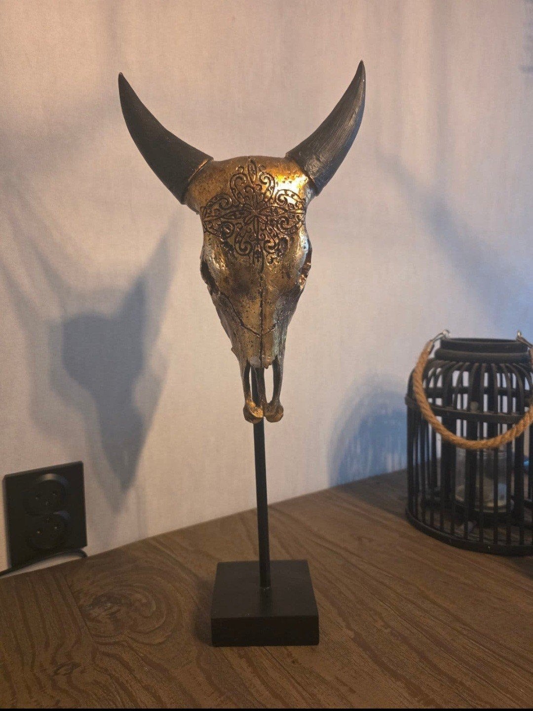 Schedel op voet 51 cm. Woonkamerdecoratie / beeld /decoratie, Ophalen, Zo goed als nieuw