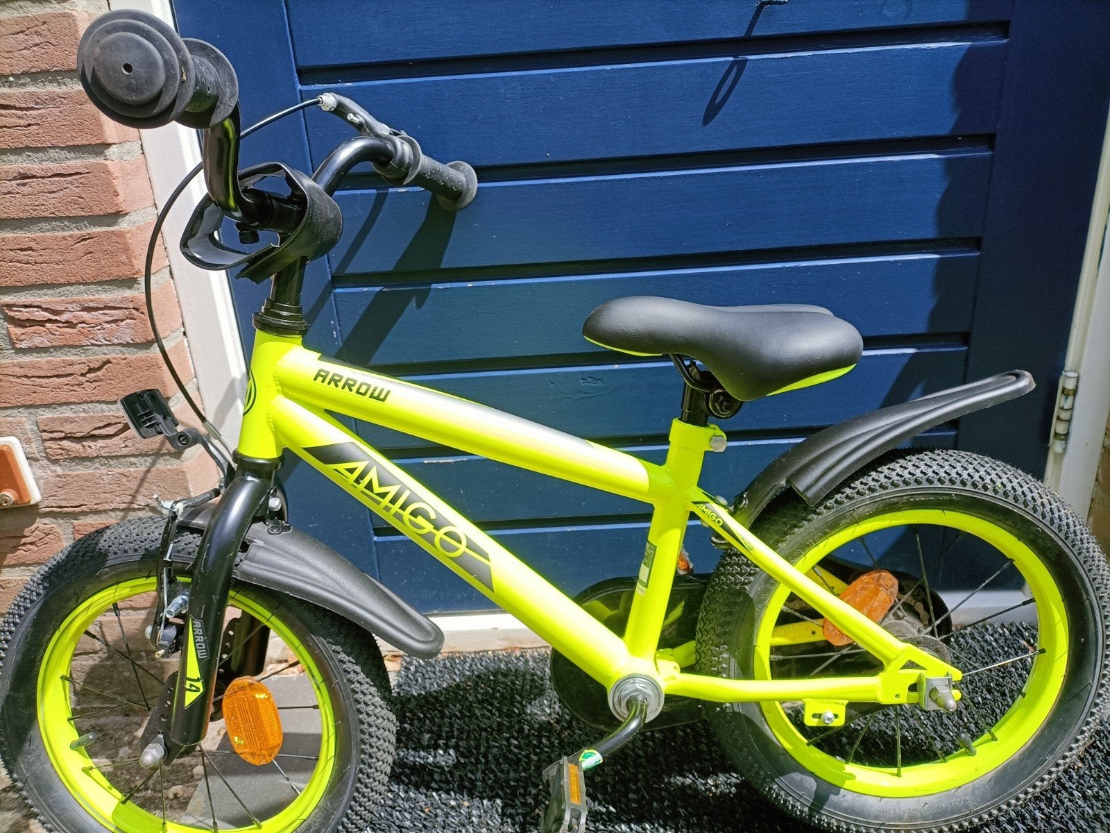 Amigo Arrow Kinderfiets 14 inch - Neon Geel, Ophalen, Terugtraprem, Gebruikt, Minder dan 16 inch