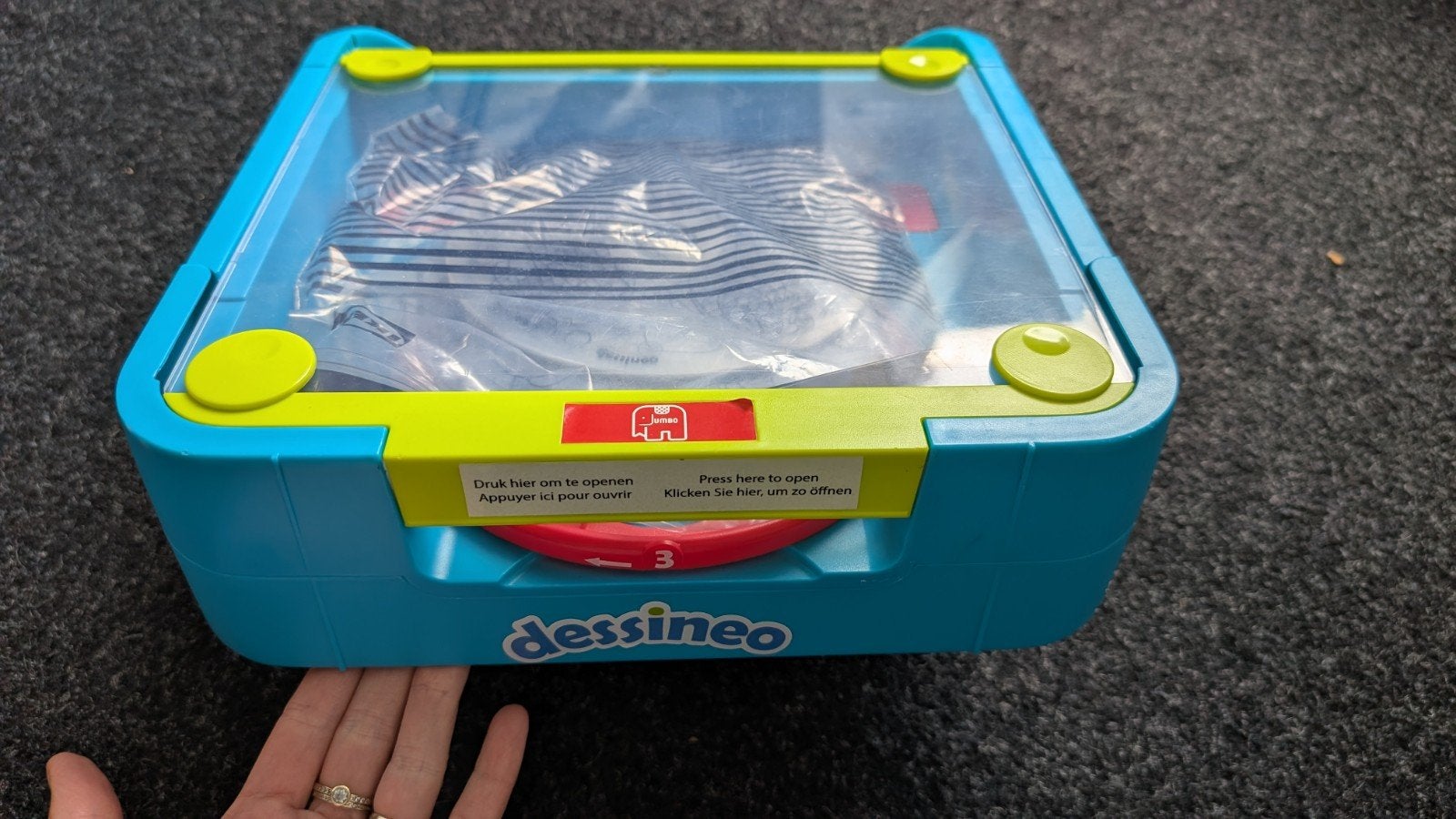 Dessineo Tekenprojector met Licht en 30 Sjablonen, Ophalen, Zo goed als nieuw, Knutselen, Met licht