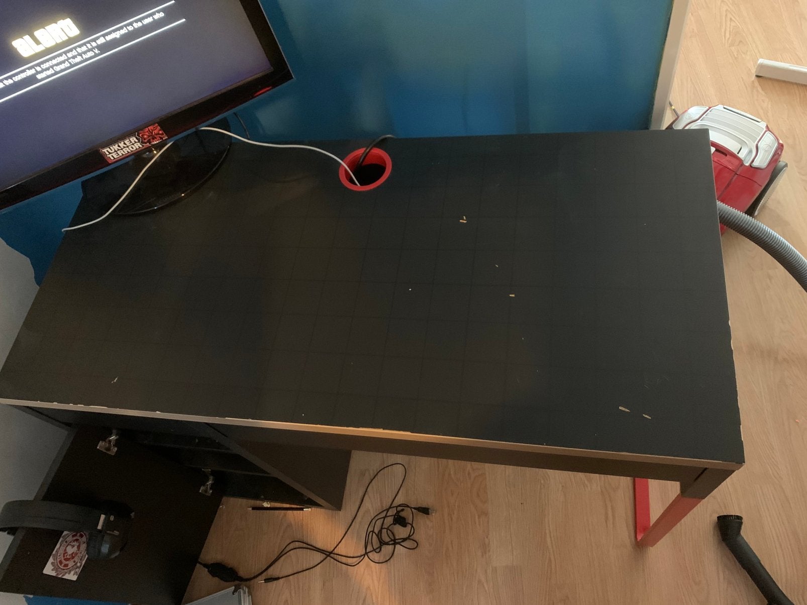 Bureau  “micke”, Ophalen, Kabelgoot, Gebruikt, Zwart