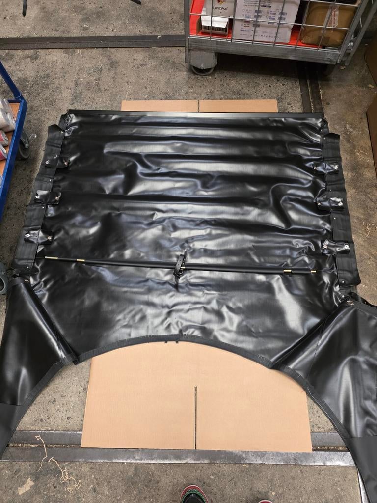 Zwarte afdekhoes/zeil voor auto of aanhanger, Auto diversen, Autogereedschap, Gebruikt, Ophalen of Verzenden, Onbekend, Onbekend