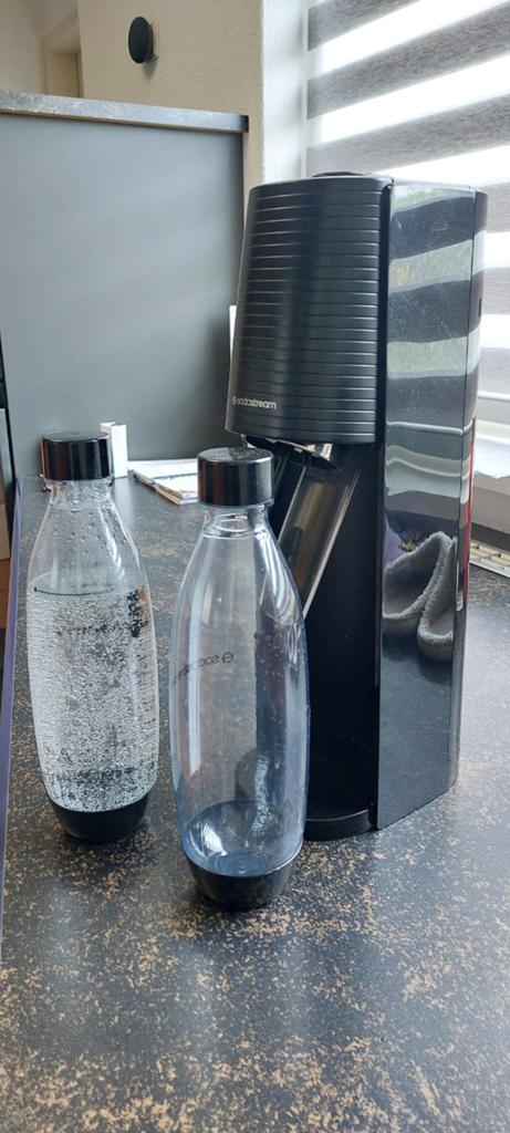 Sodastream met 2 flessen en patroon, Ophalen of Verzenden, Gebruikt