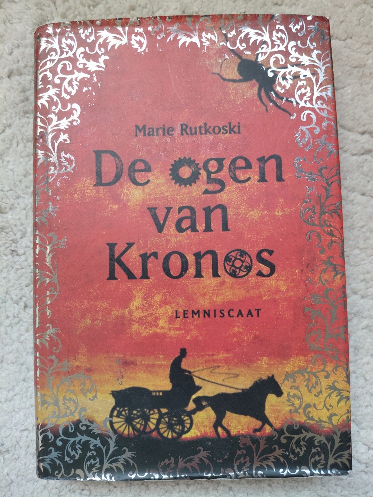 De ogen van Kronos - Marie Rutkoski (Hardcover), Ophalen of Verzenden, Zo goed als nieuw, Marie Rutkoski