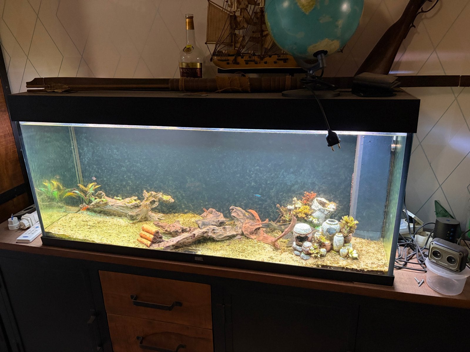 Jewel aquarium, Ophalen, Leeg aquarium