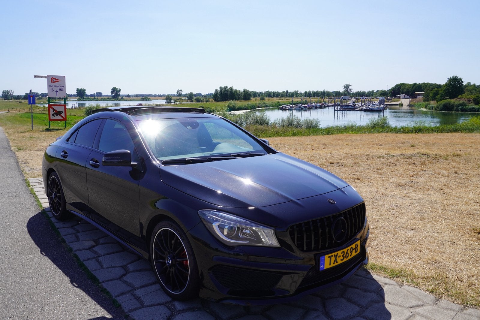 Mercedes-Benz CLA 200 1.6 115KW 7G-DCT (aut) 2013 Zwart, Auto's, Zwart, 715 kg, Zwart, 1595 cc