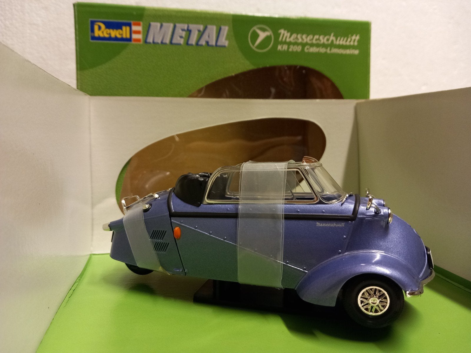 Messerschmitt KR 200 Limousine cabrio Revell 1:18 KRD, Hobby en Vrije tijd, Modelauto's | 1:18, Ophalen of Verzenden, Zo goed als nieuw