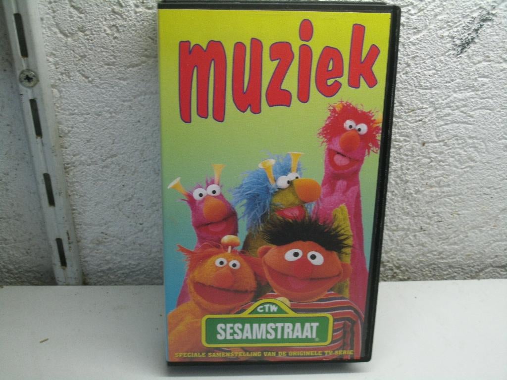 vhs 86a sesamstraat muziek, Cd's en Dvd's, VHS | Kinderen en Jeugd, Alle leeftijden, Ophalen of Verzenden, Gebruikt, Overige typen