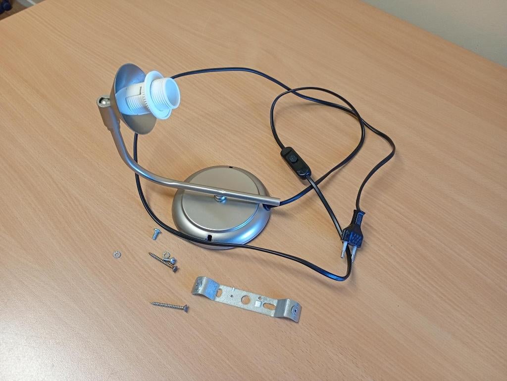 wandlamp met snoer en schakelaar, Ophalen of Verzenden, Gebruikt, Metaal