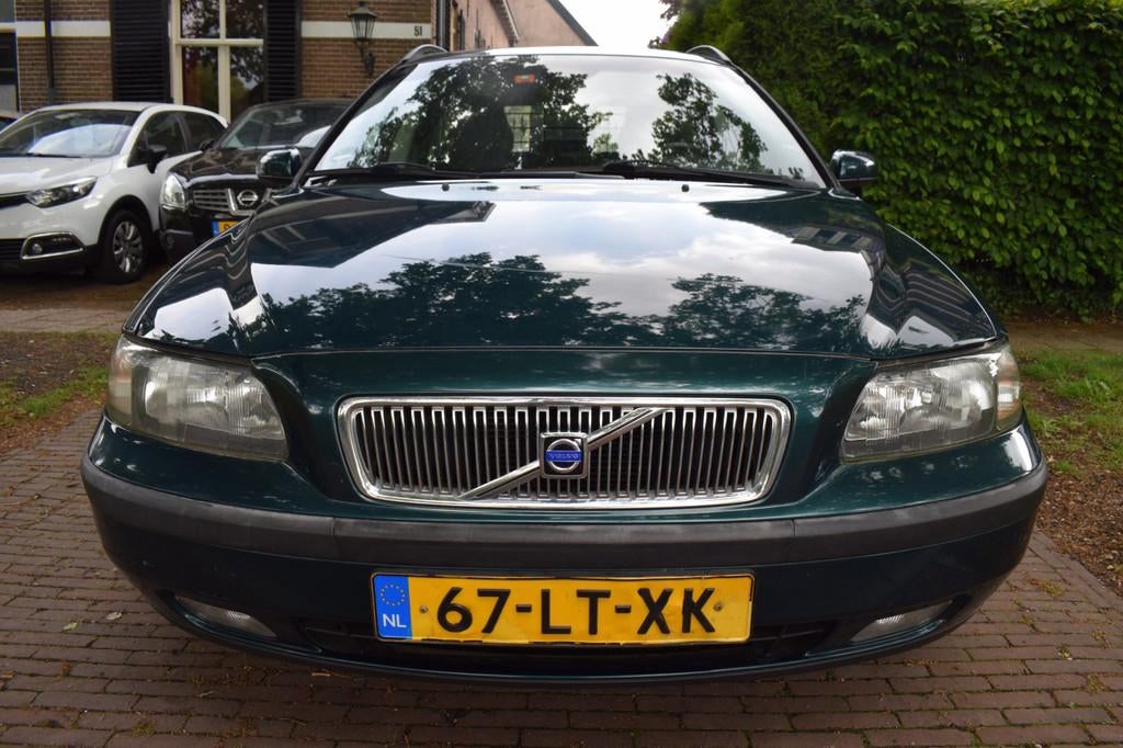 Volvo V70 2.4 Edition II Automaat Leer, Auto's, 1556 kg, Zwart, 2435 cc, 170 pk