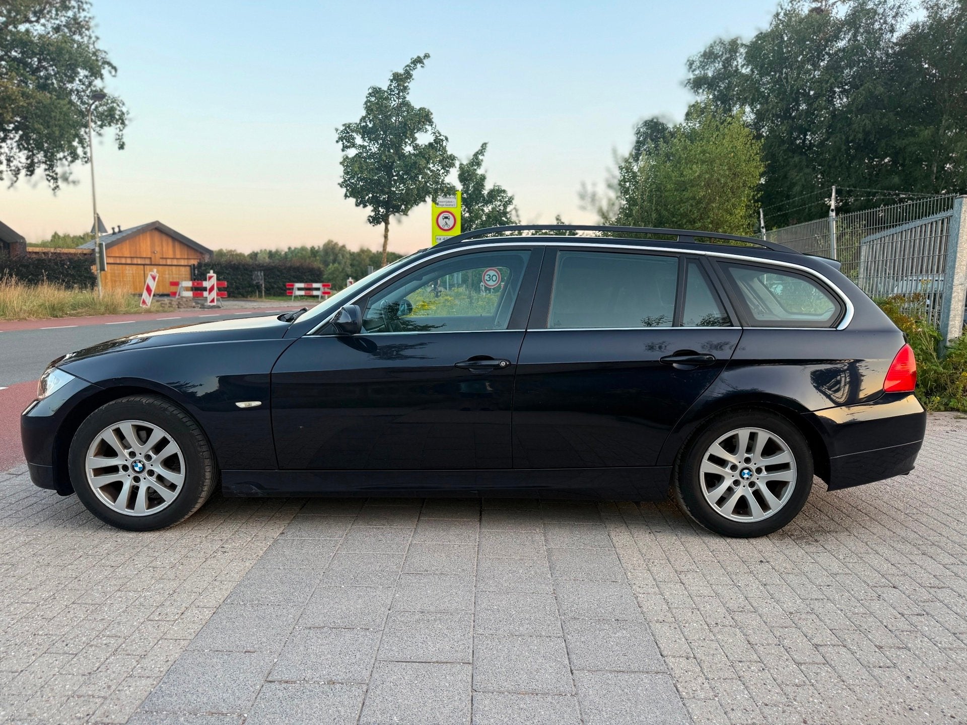 BMW 3-serie Touring 320i High Executive Aut Airco Cruise PDC, Automaat, Achterwielaandrijving, 4 cilinders, 150 pk