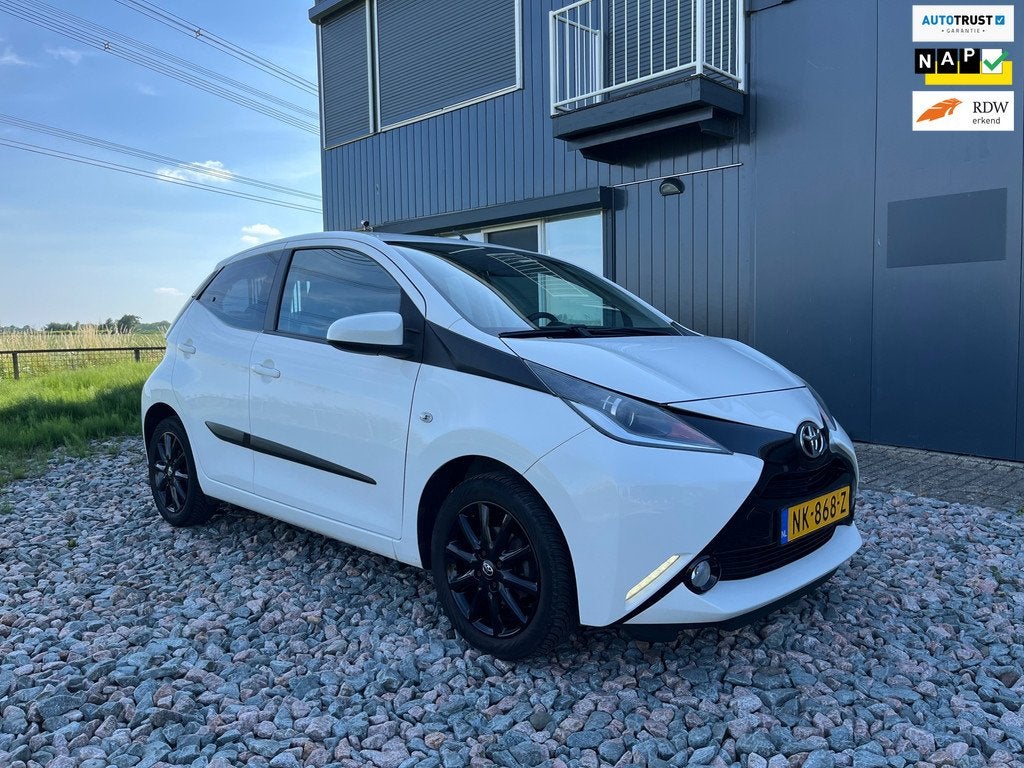 Toyota Aygo 1.0 VVT-i x-play, Auto's, Toyota, Voorwielaandrijving, Gebruikt, Euro 6, 4 stoelen