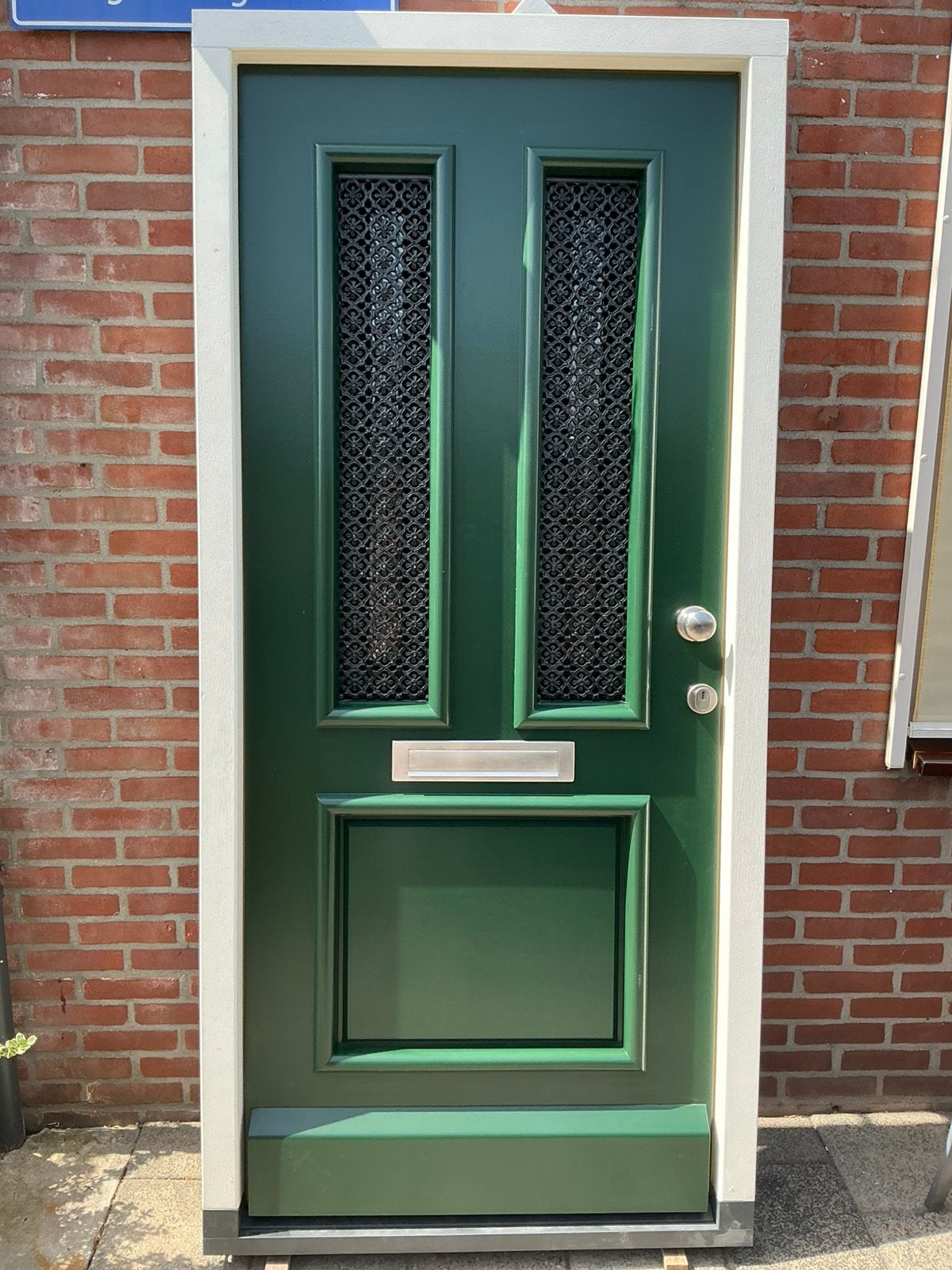 Voordeur met roosters in kozijn., Ophalen, Zo goed als nieuw