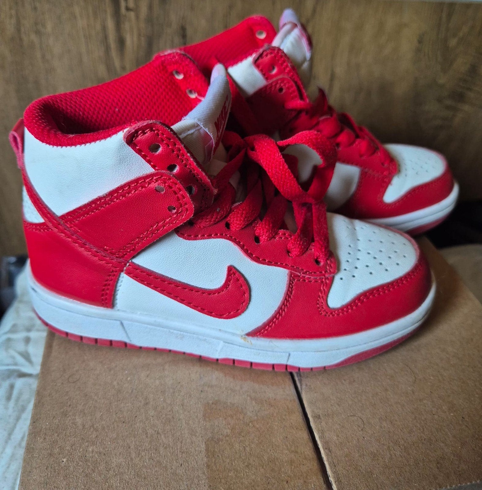 Nike Dunk High Rood Wit Kinder Sneakers Maat 28, Gebruikt, Ophalen of Verzenden, Nike, Jongen of Meisje