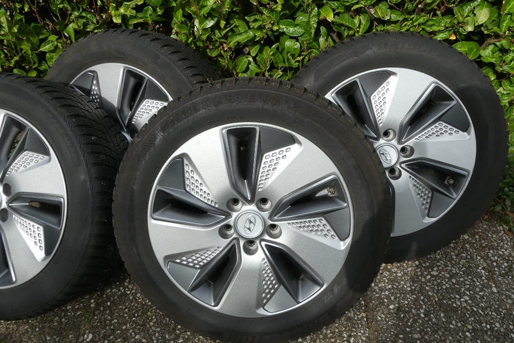 winterbanden met originele Hyundai Kona velgen