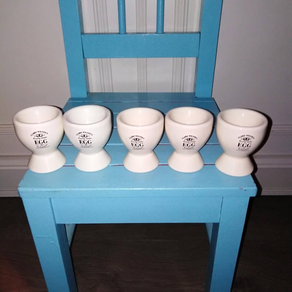 Claire Wilson's Egg/eierdopjes 5 stuks, Huis en Inrichting, Keuken | Servies, Gebruikt, Overige typen, Overige stijlen, Aardewerk