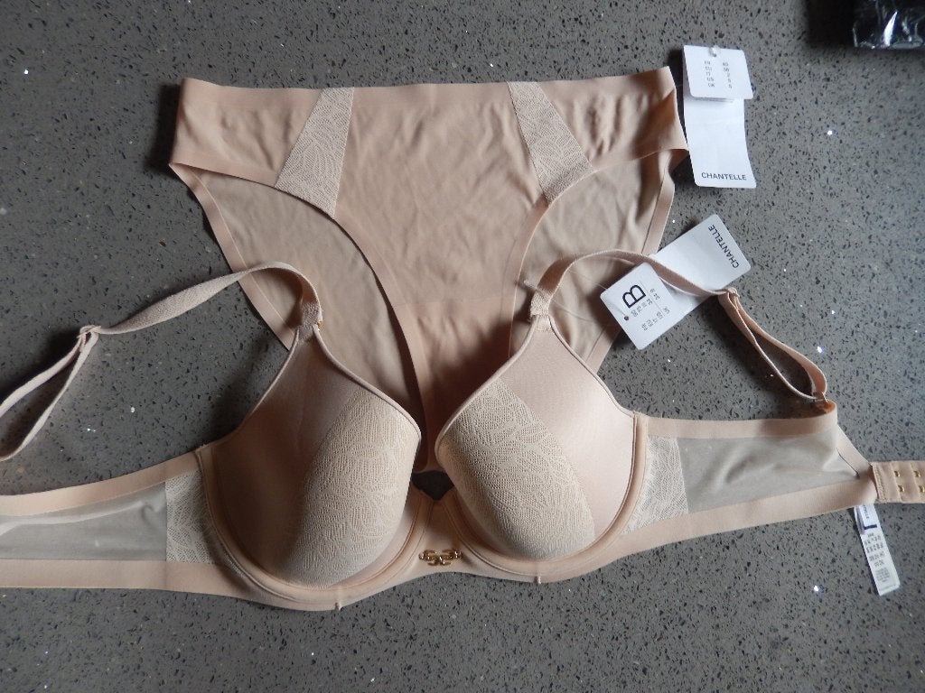 Prachtige set bh slip Chantelle 75b 38, Chantelle, Verzenden, Beige, Setje