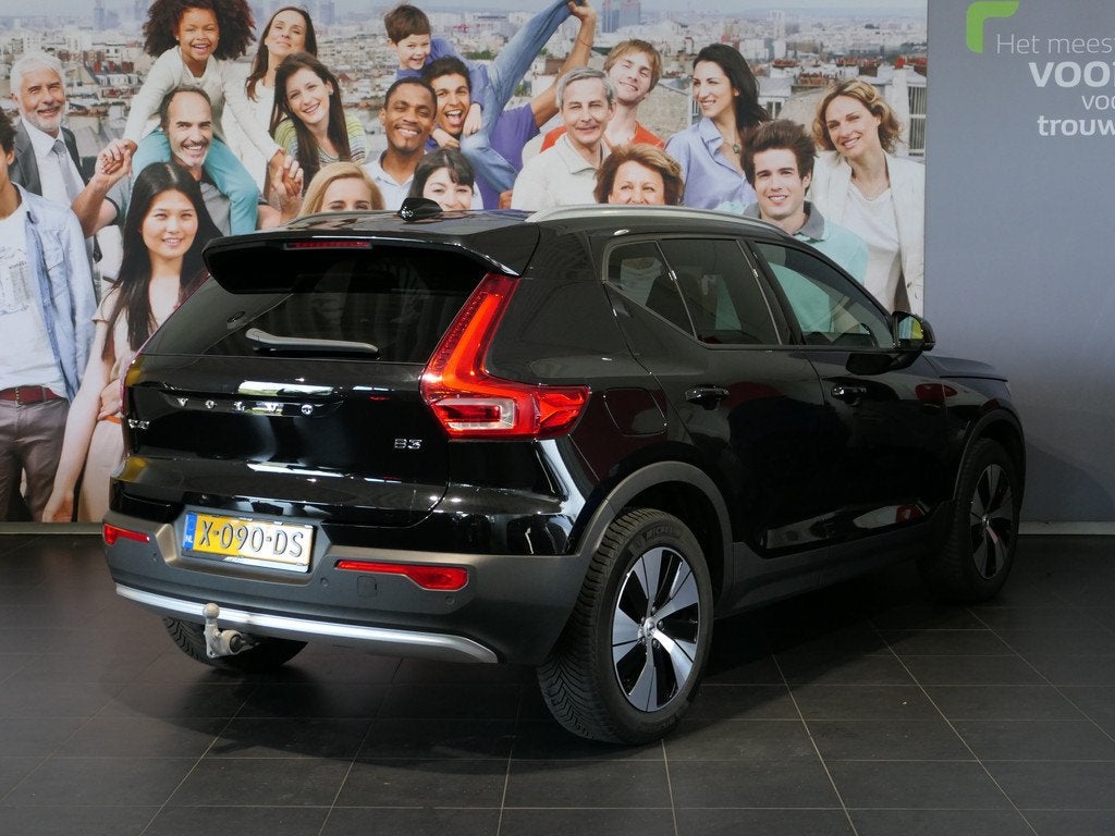 Volvo XC40 2.0 B3 Core - Elektr. Wegklapbare trekhaak - Dode, Auto's, Volvo, Gebruikt, 4 cilinders, 1969 cc, Zwart