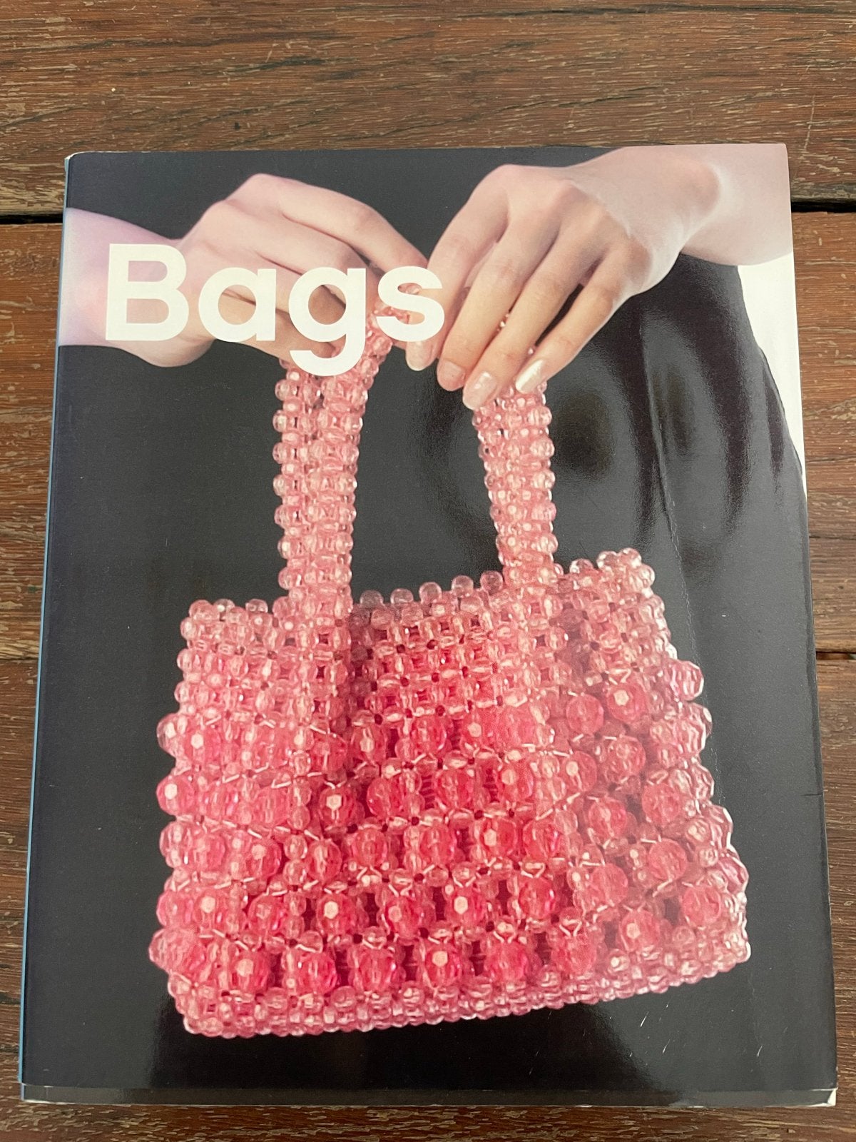 Boek: Bags - Een visuele geschiedenis van tassen, Ophalen of Verzenden, Zo goed als nieuw, Overige onderwerpen