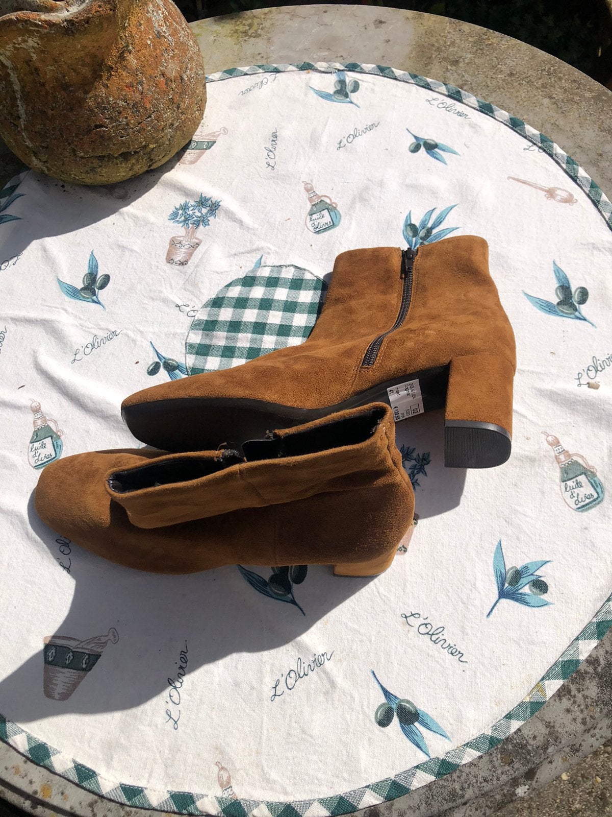 Laarsjes warme oker kleur maat 41 suede, Ophalen of Verzenden, Zo goed als nieuw, Overige kleuren