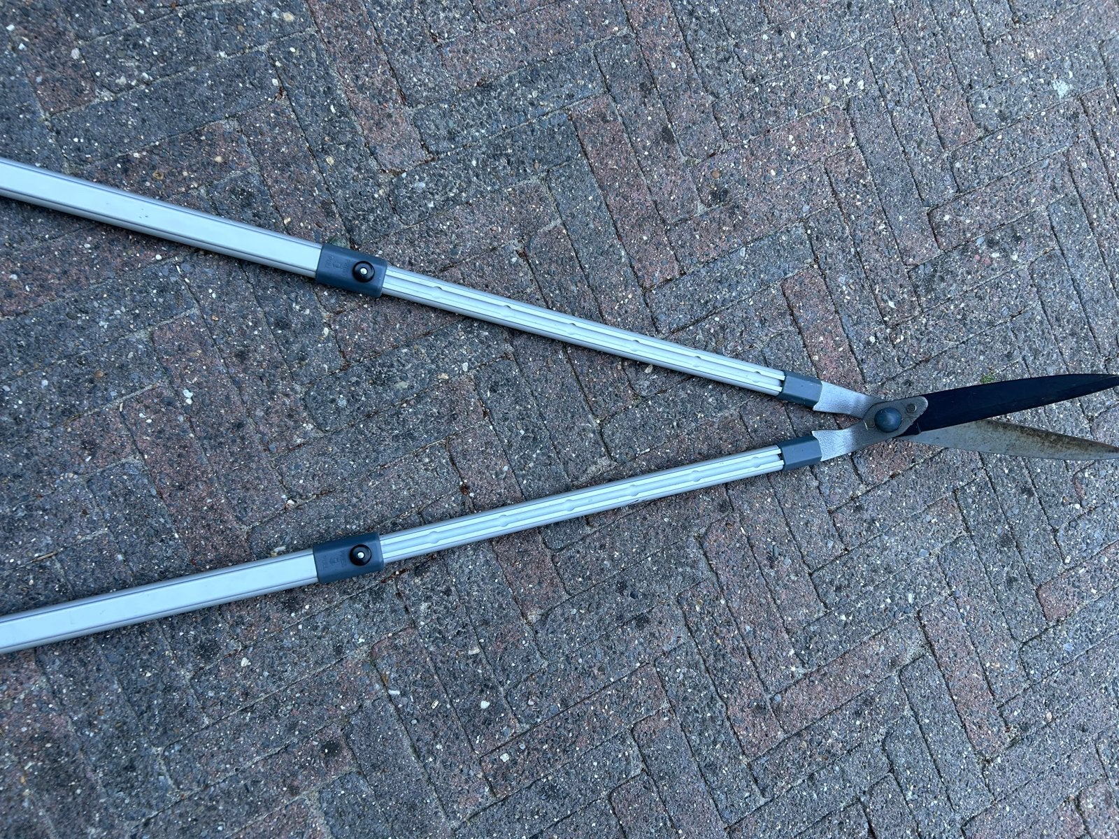 Uitschuifbare kantenknipper, Tuin en Terras, Snoeischaren, Ophalen, Gebruikt, 20 t/m 29 mm
