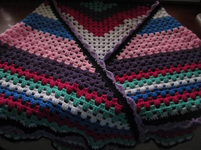 2 gehaakte stola,s handgehaakt kleurtjes.Omslagdoek., Ophalen of Verzenden, Nieuw, Maat 42/44 (L), Sjaal