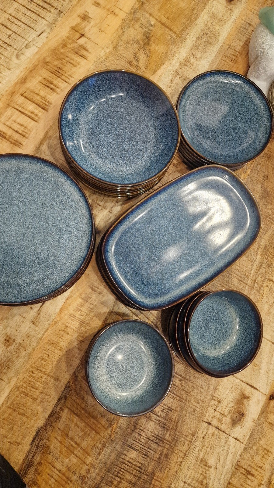 IKEA GLADELIG uitgebreid servies set in blauw/bruin, Ophalen, Keramiek, Zo goed als nieuw, Overige stijlen
