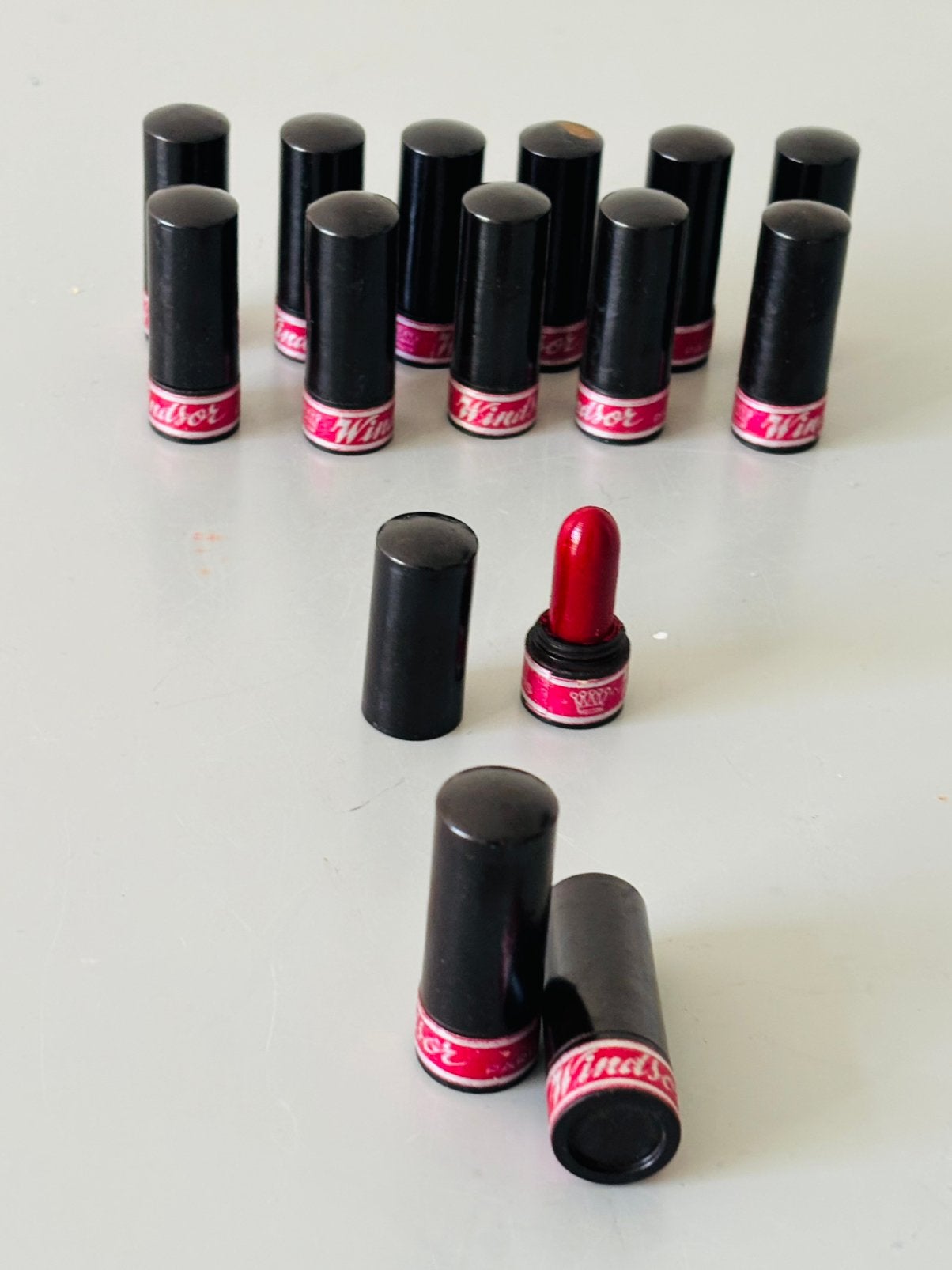 vintage jaren 40 lipstickmet bakelite holder Windsor, Sieraden, Tassen en Uiterlijk, Uiterlijk | Cosmetica en Make-up, Ophalen of Verzenden
