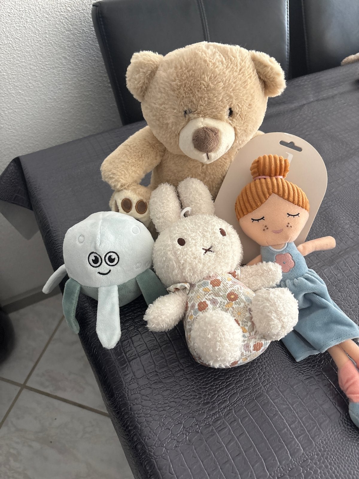 Leuke knuffels: beer, konijn, octopus en pop, Ophalen, Beer, Zo goed als nieuw, Middelgroot (20 tot 80 cm)