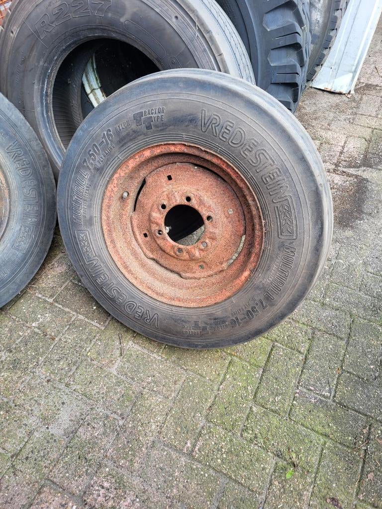 Zandbak tractorbanden voorbanden, Ophalen
