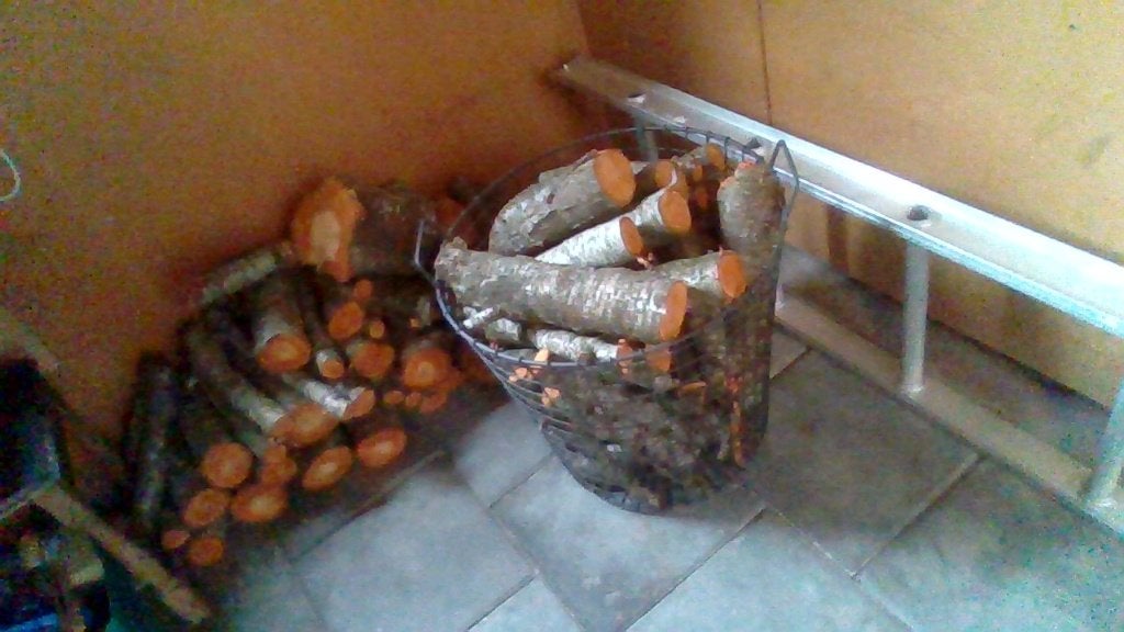 Open haard hout kersen met mand, Minder dan 3 m³, Ophalen, Overige houtsoorten, Stammen