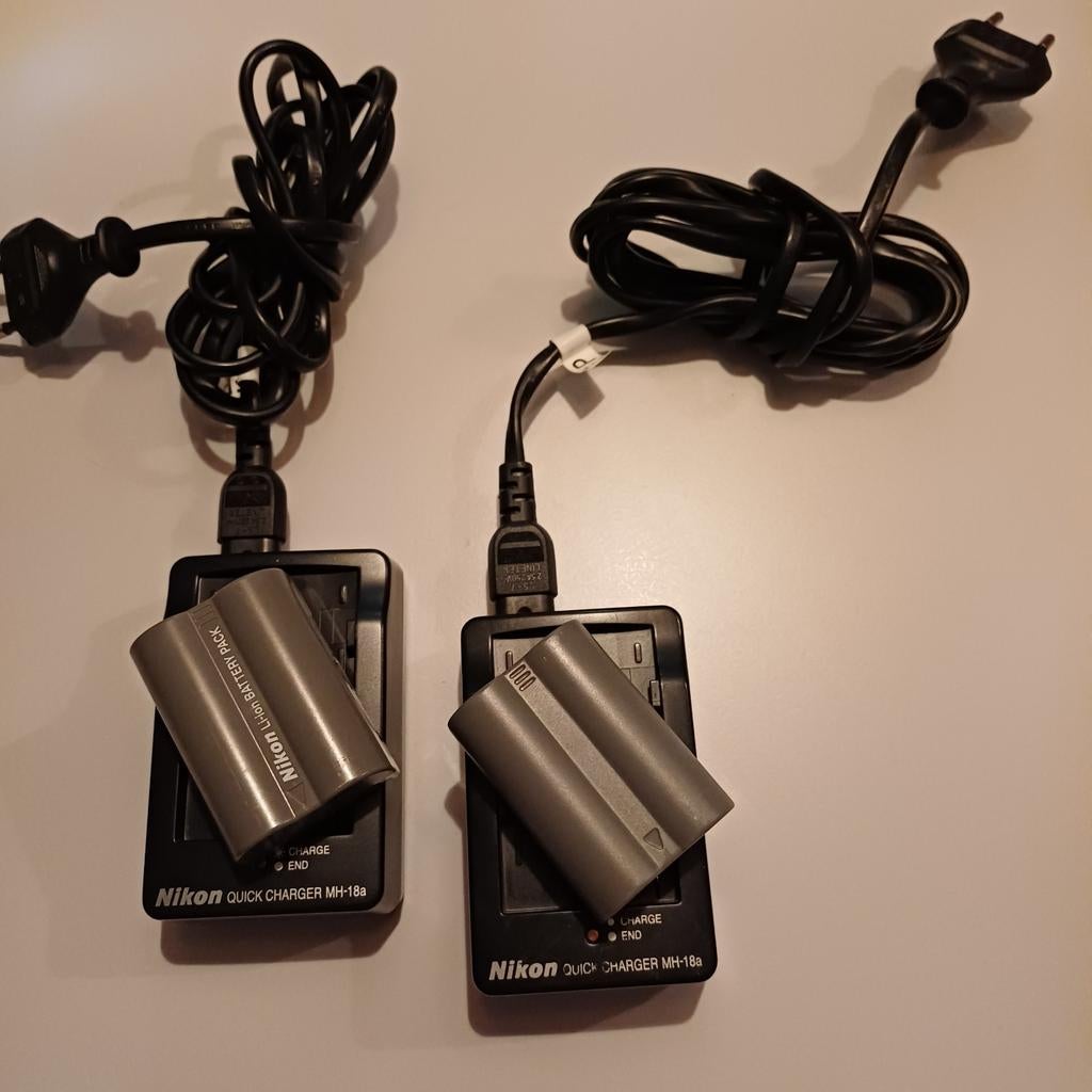 Nikon MH-18a Snellader met EN-EL3e Accu (2 sets), Ophalen of Verzenden, Gebruikt