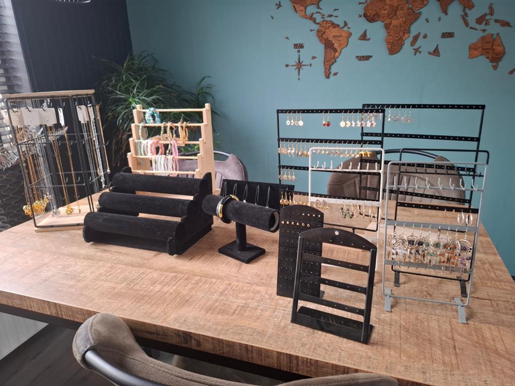 Diverse sieraden displays en houders, Ophalen, Gebruikt, Overige kleuren, Overige materialen