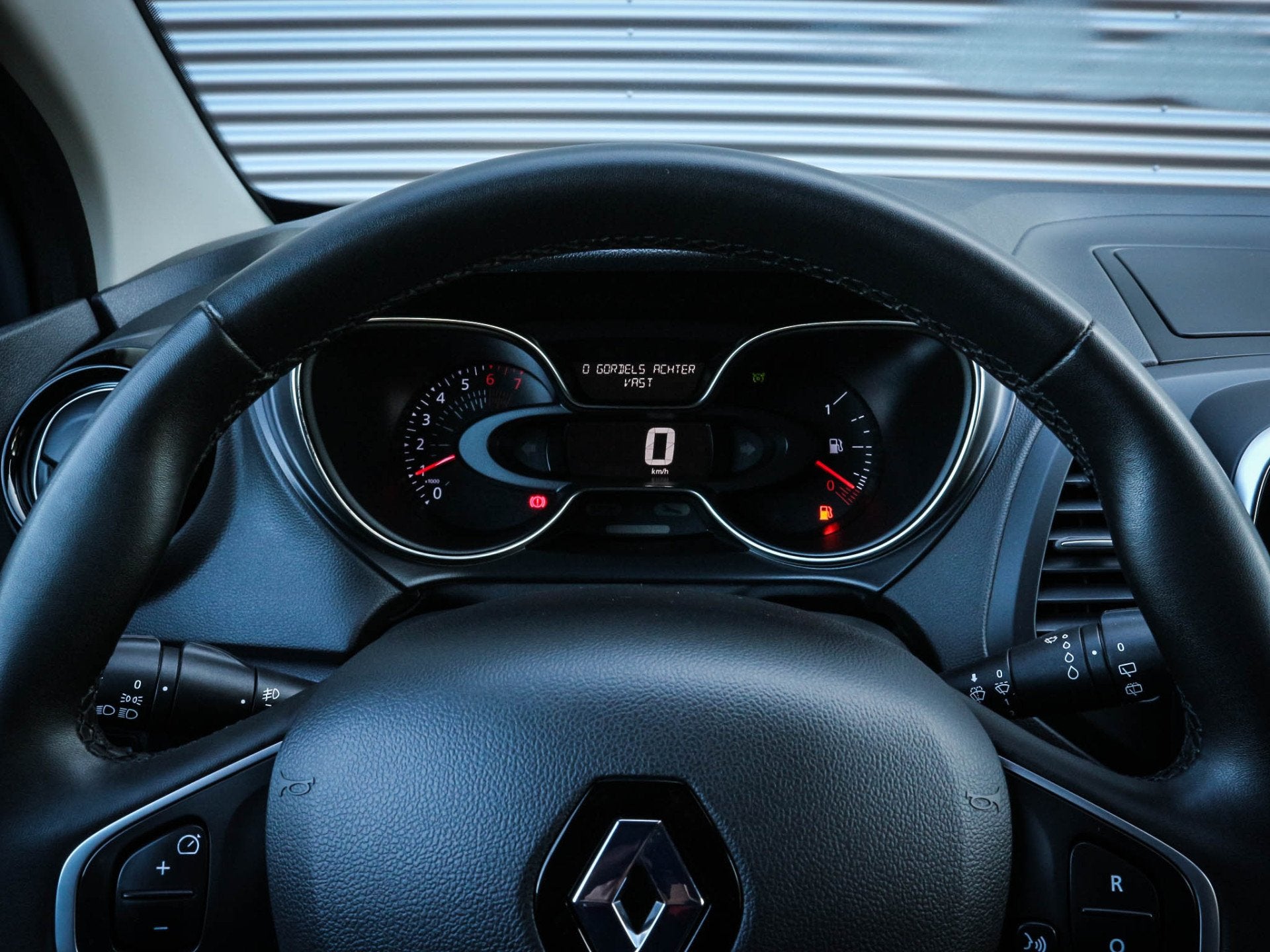 Renault Captur 0.9 TCe Limited Airco | Navi | Cruise | Pdc |, Auto's, Voorwielaandrijving, 898 cc, Stof, Gebruikt